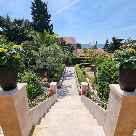 Villa Ilaria Bol Bagian luar foto
