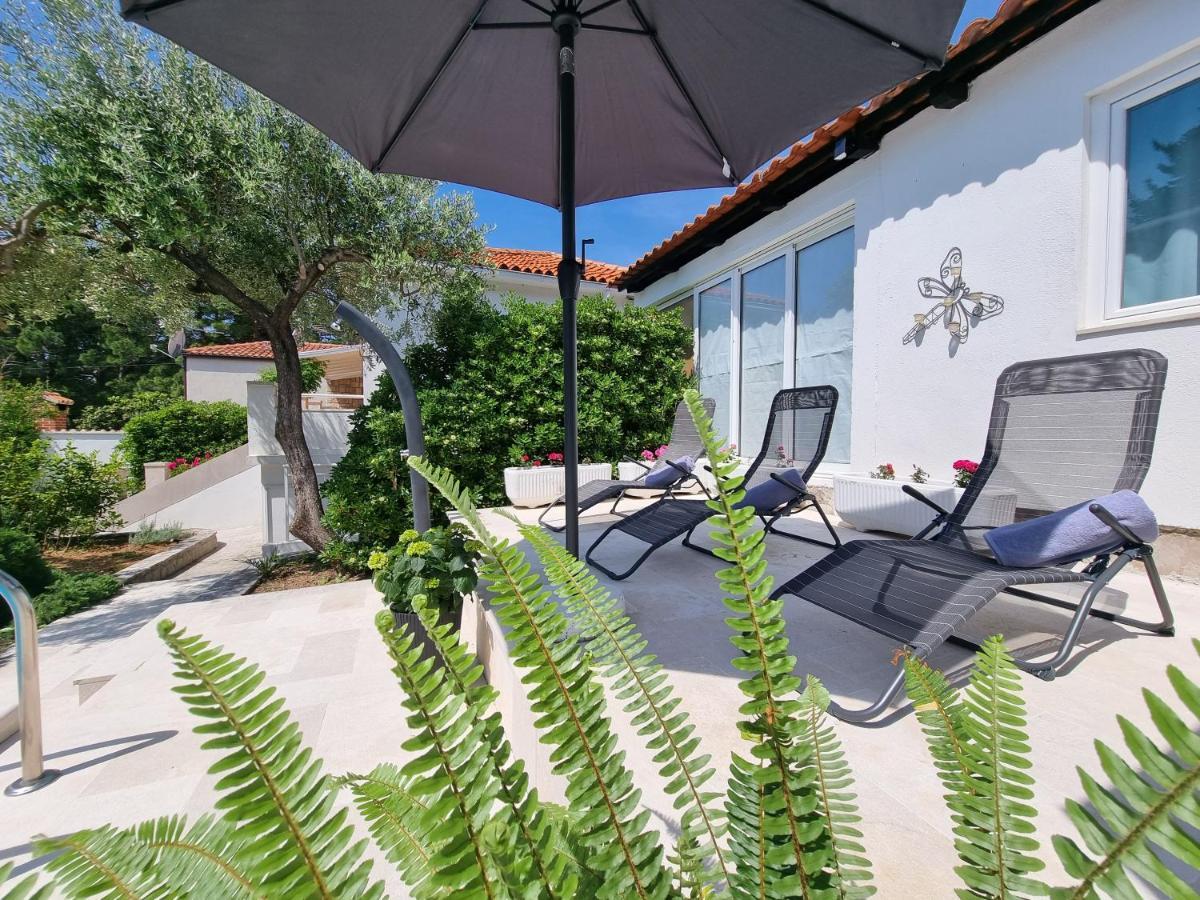 Villa Ilaria Bol Bagian luar foto