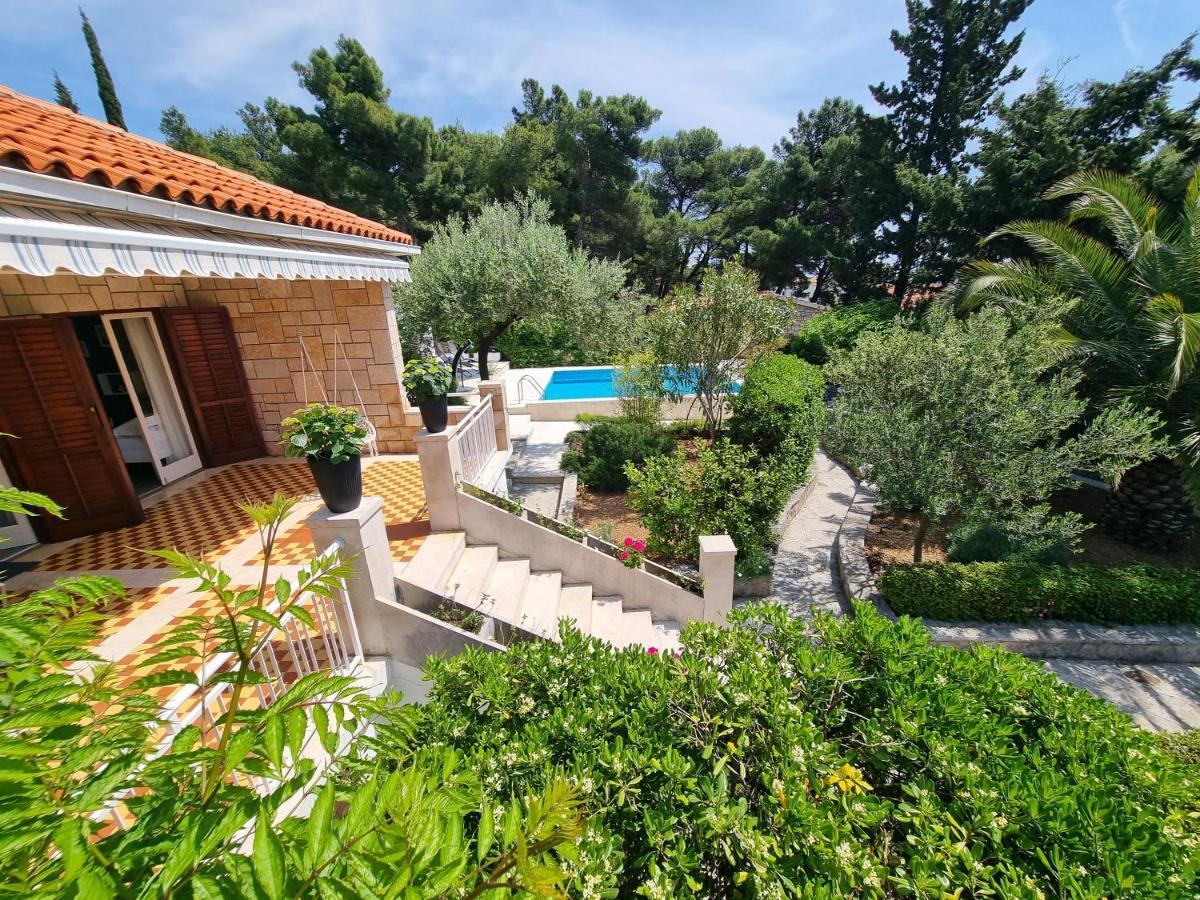 Villa Ilaria Bol Bagian luar foto