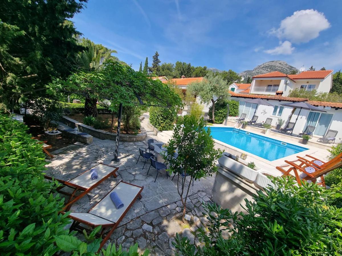 Villa Ilaria Bol Bagian luar foto
