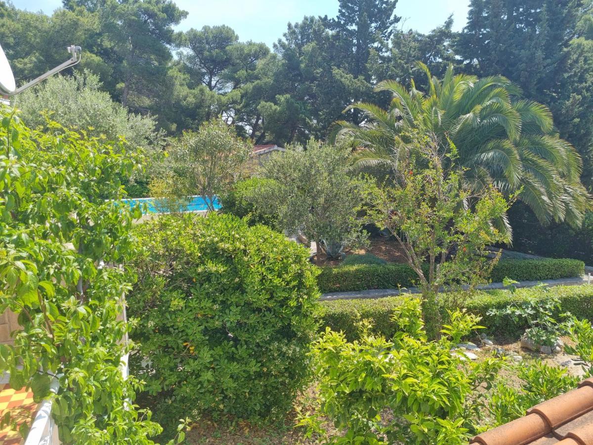 Villa Ilaria Bol Bagian luar foto
